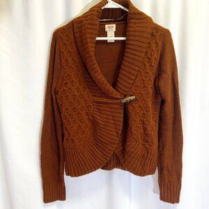 Cute Cardigan with a Wooden Button Closure